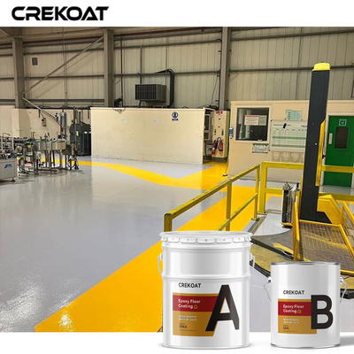 El piso de epoxy industrial brillante resistente que cubre no desliza la superficie concreta