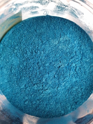 Las partículas más grandes de pigmento de resina epoxi azul ofrecen efectos más pronunciados
